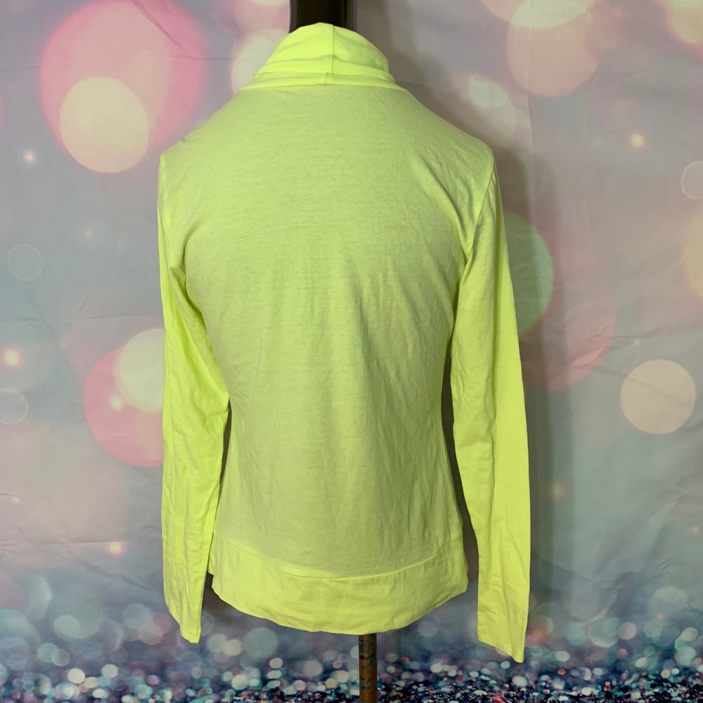 Keyhole Turtleneck - Picture 3 of 6